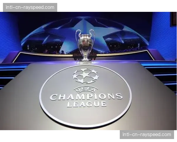 欧足联宣布下赛季起，欧冠将试行“裁判麦克风”解释VAR决策的现场广播。