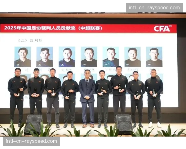 中国足协2026赛季裁判指南更新，明确划线标准以规范定位球防守